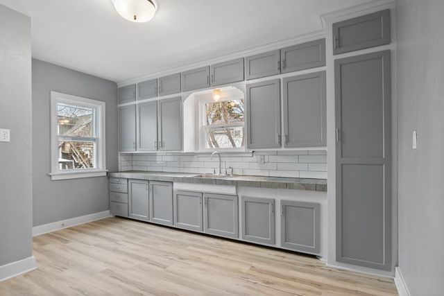 115 N CLAY STREET, Green Bay, WI 54301