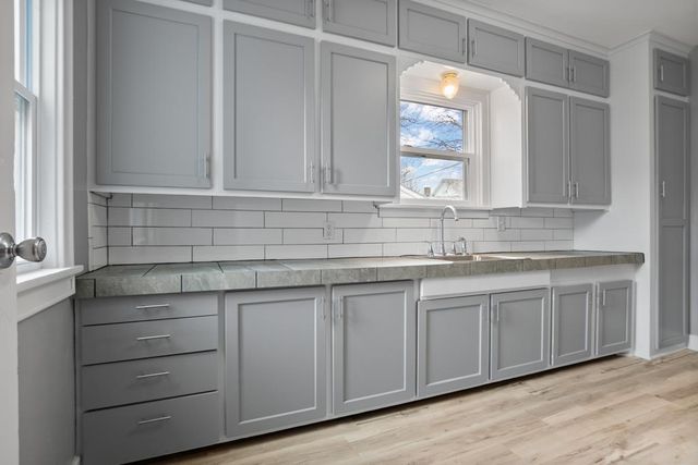 115 N CLAY STREET, Green Bay, WI 54301