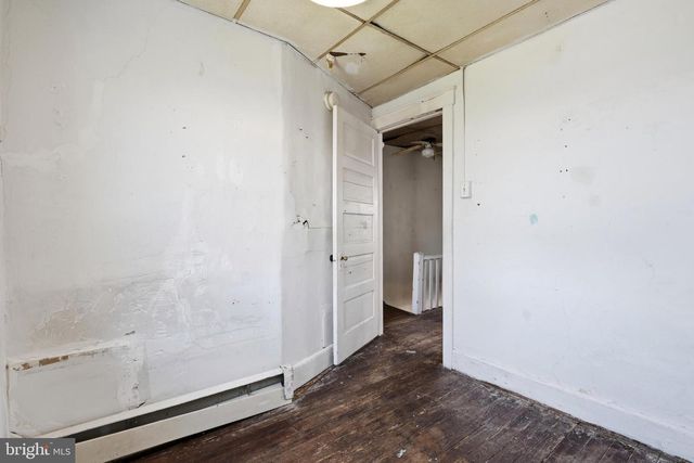652 MANOR RD, Beverly, NJ 08010