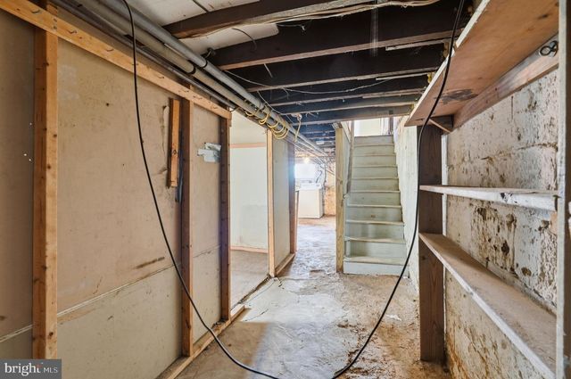 652 MANOR RD, Beverly, NJ 08010