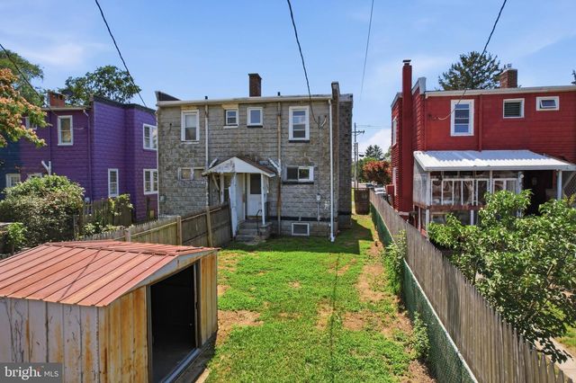 652 MANOR RD, Beverly, NJ 08010