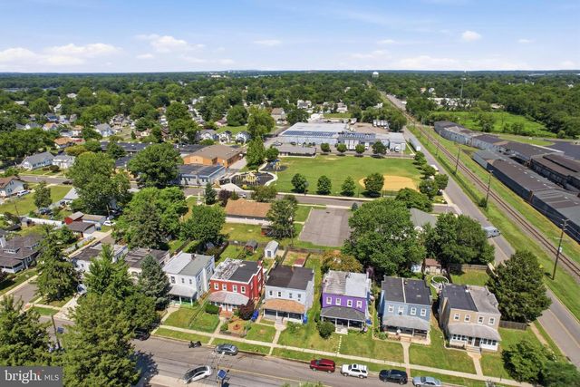 652 MANOR RD, Beverly, NJ 08010