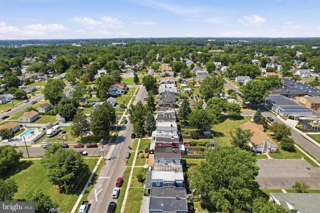 652 MANOR RD, Beverly, NJ 08010