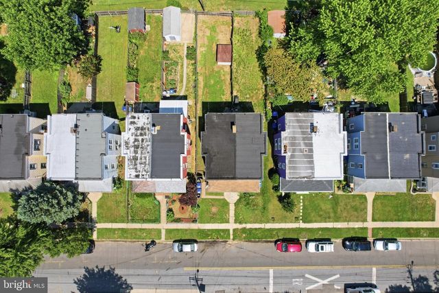 652 MANOR RD, Beverly, NJ 08010