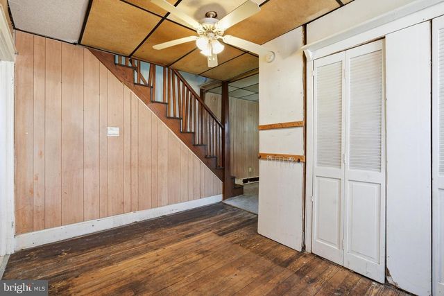 652 MANOR RD, Beverly, NJ 08010
