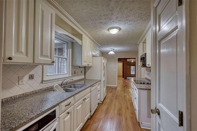 30 Meadow Ln, Covington, GA 30014