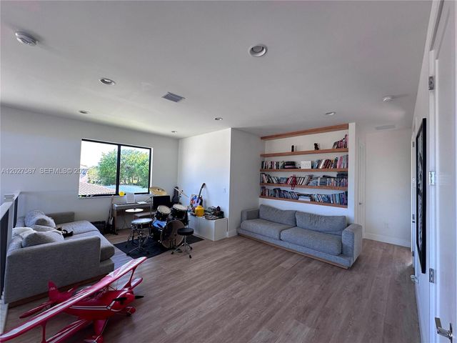 4572 SW 178th Avenue, Miramar, FL 33029