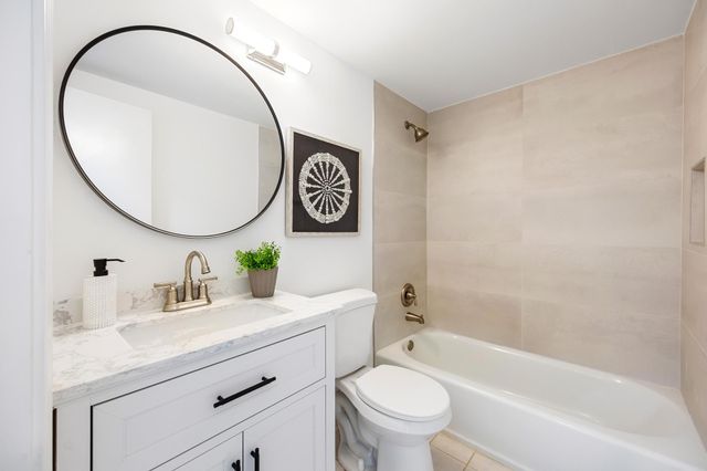 480 Horizons W 207, Boynton Beach, FL 33435