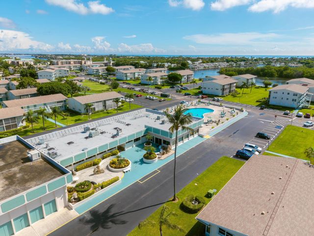 480 Horizons W 207, Boynton Beach, FL 33435