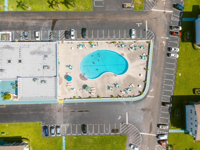 480 Horizons W 207, Boynton Beach, FL 33435