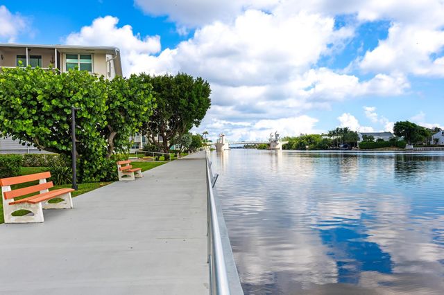 480 Horizons W 207, Boynton Beach, FL 33435