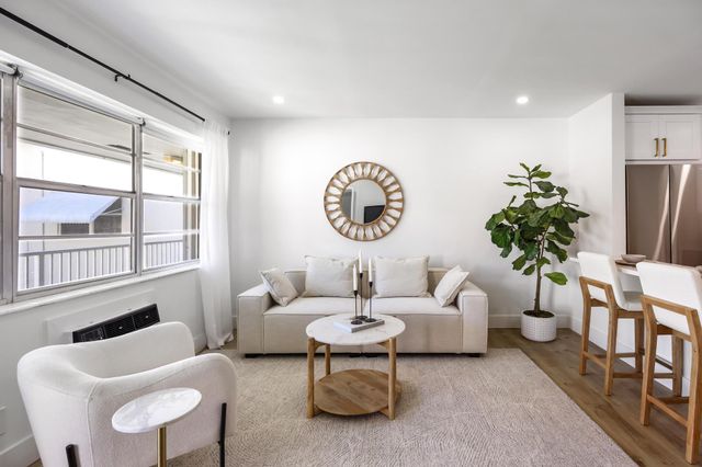 480 Horizons W 207, Boynton Beach, FL 33435