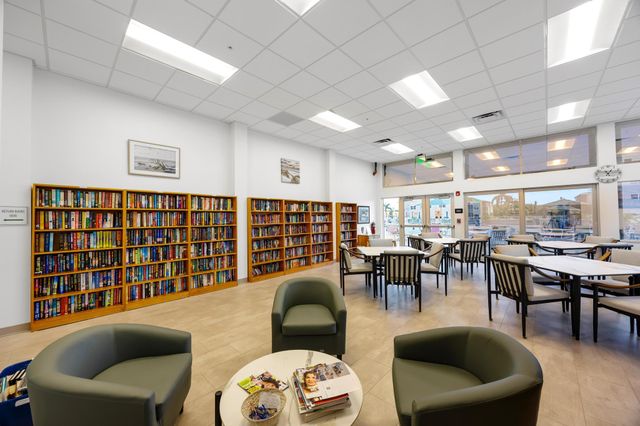 480 Horizons W 207, Boynton Beach, FL 33435