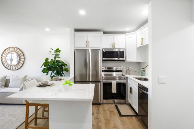 480 Horizons W 207, Boynton Beach, FL 33435