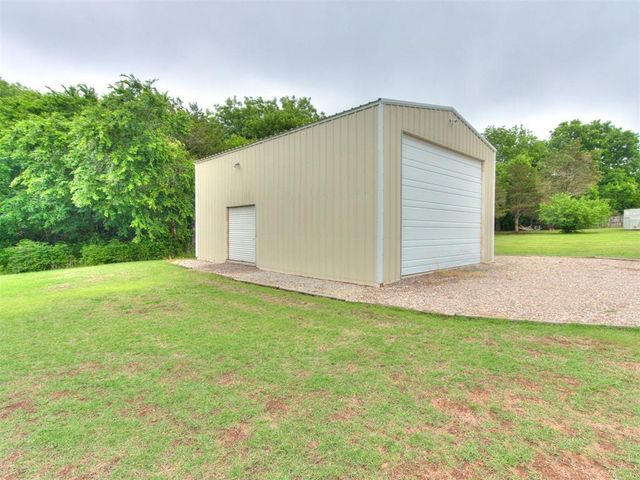4221 Overland Circle, Noble, OK 73068