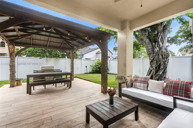 17513 NW 10th Street, Pembroke Pines, FL 33029