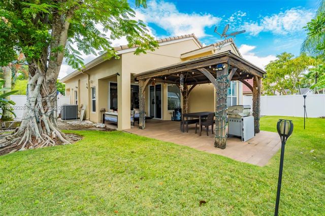 17513 NW 10th Street, Pembroke Pines, FL 33029
