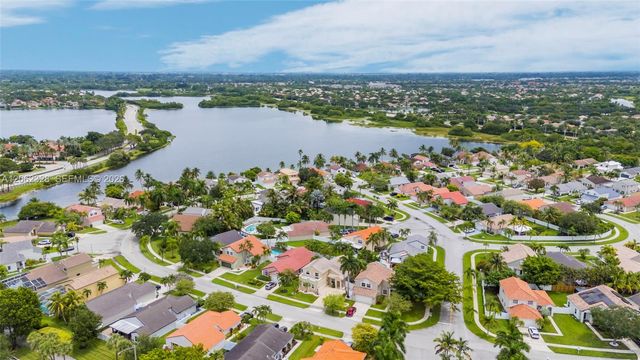 17513 NW 10th Street, Pembroke Pines, FL 33029