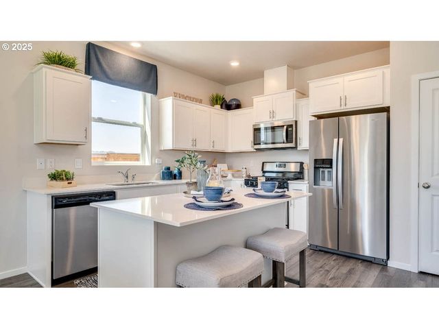 2945 U St, Springfield, OR 97477