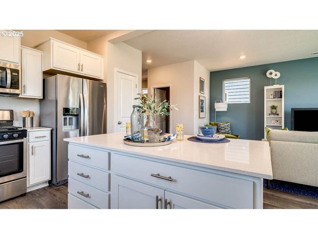 2945 U St, Springfield, OR 97477