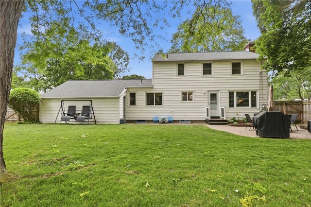 176 Green Meadow Drive, Irondequoit, NY 14617