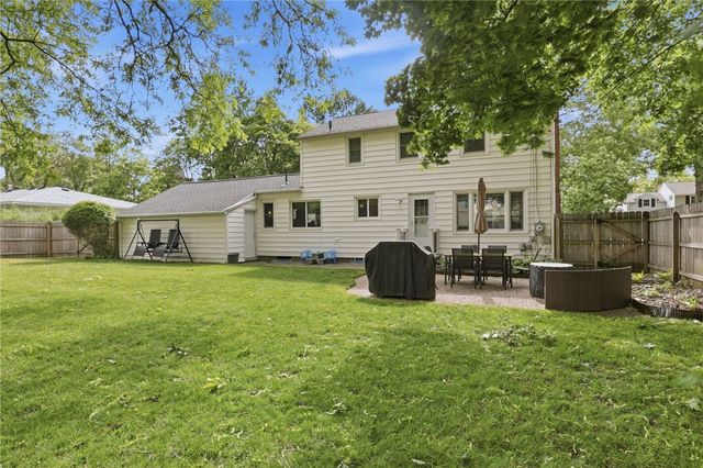 176 Green Meadow Drive, Irondequoit, NY 14617