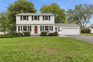176 Green Meadow Drive, Irondequoit, NY 14617