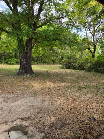 170 Ridge Lake Road, Crestview, FL 32536