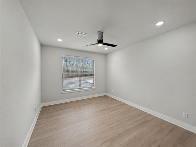 15 Kirkliston Lane, Bella Vista, AR 72715