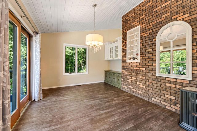 N1947 Forest Ridge DRIVE, La Crosse, WI 54601