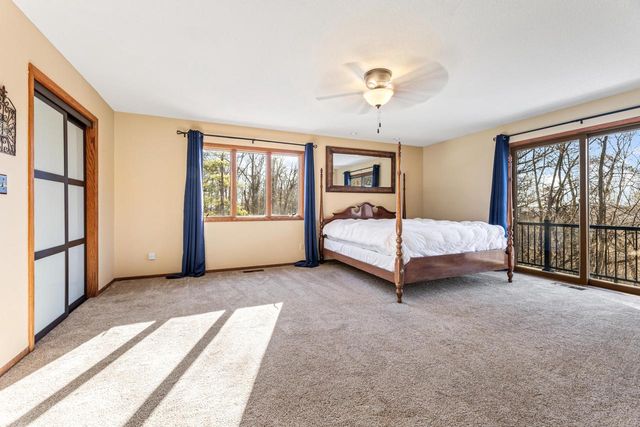 N1947 Forest Ridge DRIVE, La Crosse, WI 54601