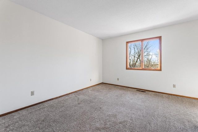 N1947 Forest Ridge DRIVE, La Crosse, WI 54601