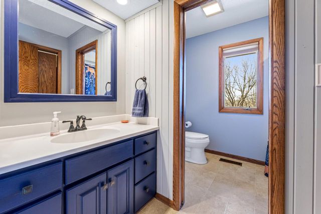 N1947 Forest Ridge DRIVE, La Crosse, WI 54601