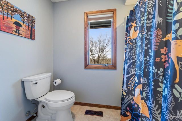 N1947 Forest Ridge DRIVE, La Crosse, WI 54601