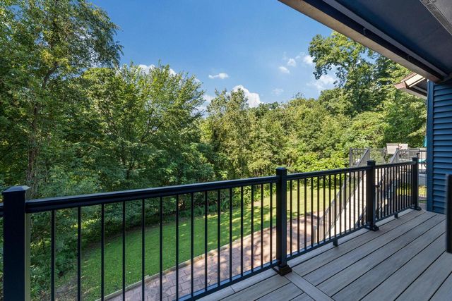 N1947 Forest Ridge DRIVE, La Crosse, WI 54601