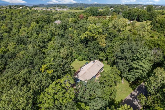 N1947 Forest Ridge DRIVE, La Crosse, WI 54601