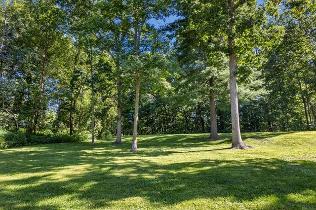 N1947 Forest Ridge DRIVE, La Crosse, WI 54601