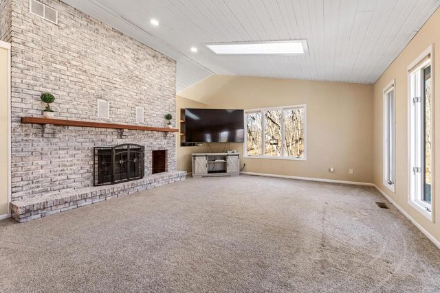 N1947 Forest Ridge DRIVE, La Crosse, WI 54601