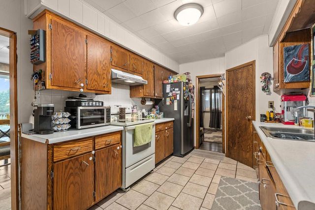 311 N KENSINGTON DRIVE, Appleton, WI 54915
