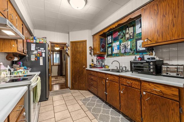311 N KENSINGTON DRIVE, Appleton, WI 54915