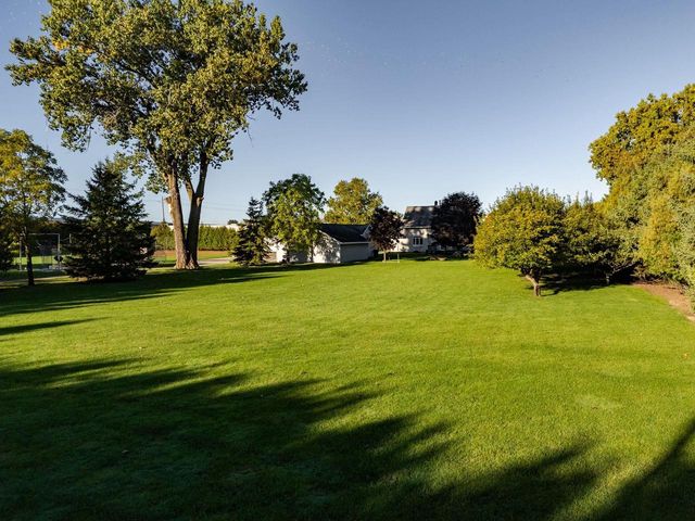 311 N KENSINGTON DRIVE, Appleton, WI 54915