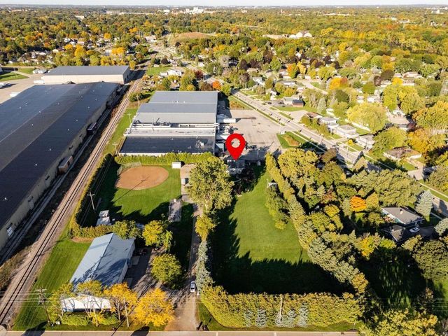 311 N KENSINGTON DRIVE, Appleton, WI 54915