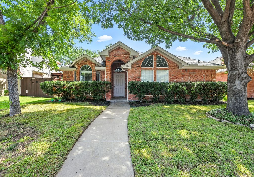 1421 Bregenz Lane, Lewisville, TX 75067
