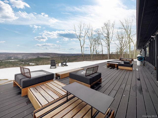 125 Mapes Road, Barryville, NY 12719