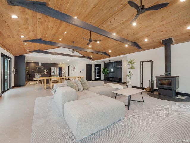 125 Mapes Road, Barryville, NY 12719