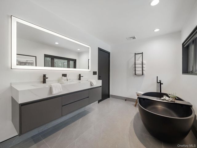 125 Mapes Road, Barryville, NY 12719