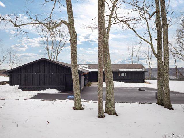 125 Mapes Road, Barryville, NY 12719