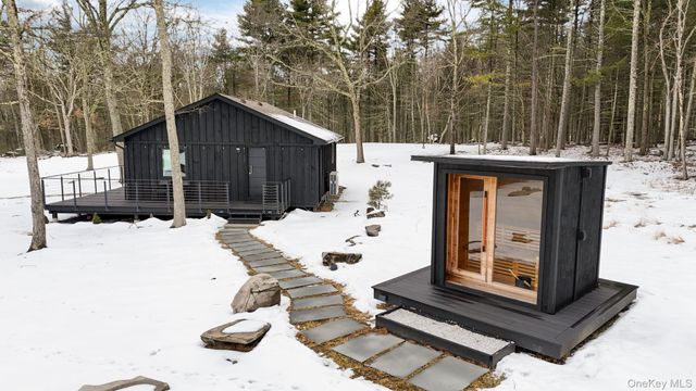 125 Mapes Road, Barryville, NY 12719