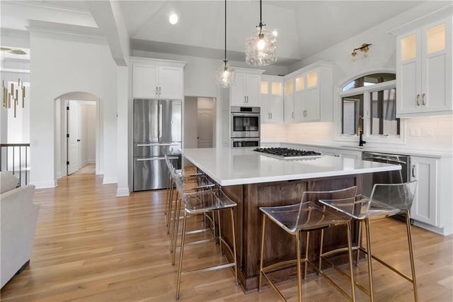 14500 Farley Street, Overland Park, KS 66221