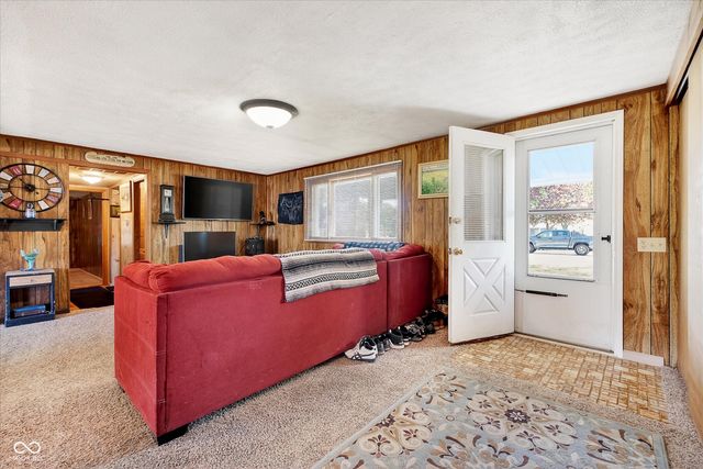 806 Oak Street, Tipton, IN 46072